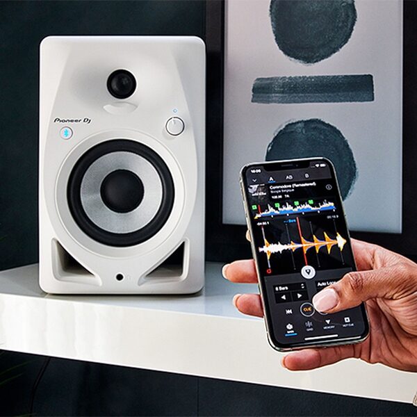 Pioneer DJ DM-50D-BT Bluetooth Desktop Monitors, White, DM-50DBT-W, Pair, In Use