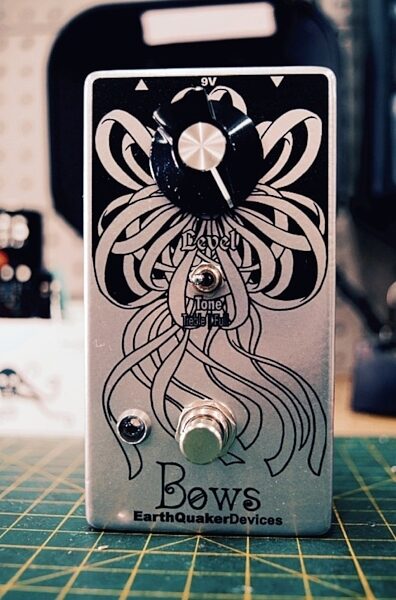 EarthQuaker Devices Bows Germanium Preamp Pedal, glam