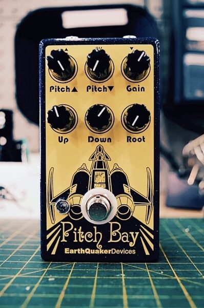 EarthQuaker Devices Pitch Bay Harmonizer Pedal, glam