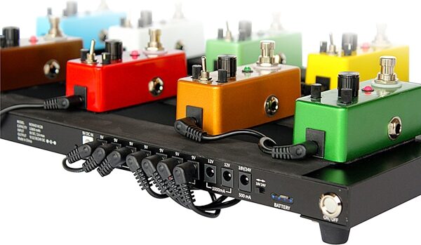 Outlaw Effects Nomad M128 Rechargeable Pedalboard, Action Position Back