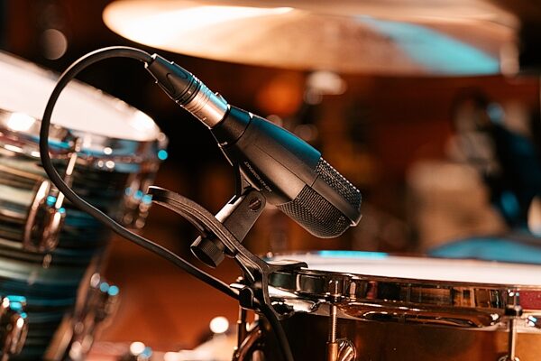Sennheiser MD 421 Kompakt Dynamic Cardioid Microphone, With MZH Drum Clamp, Action Position Back
