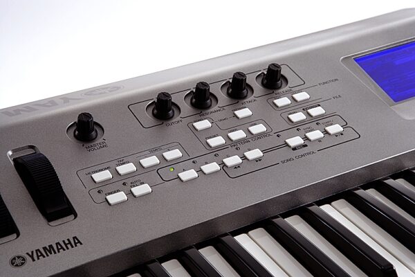 Yamaha MM6 61-Key Synthesizer, Closeup