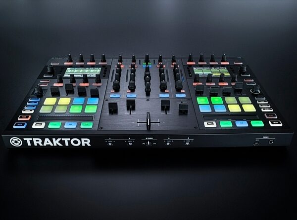 Native Instruments Traktor Kontrol S8 DJ Controller, Glamour VIew 2