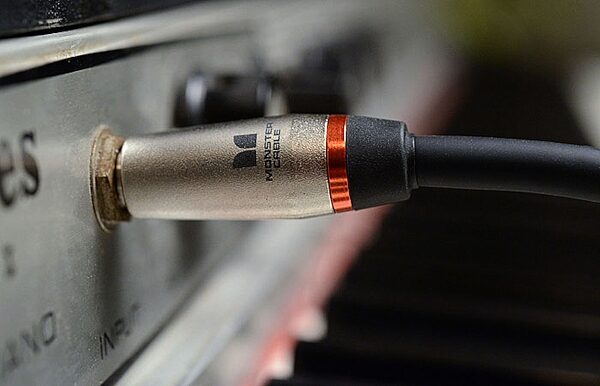 Monster Performer 600 Instrument Cable, Straight to 90* Ends, In Use