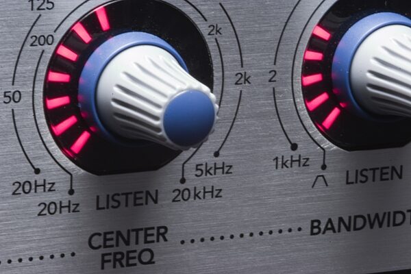 Mackie QuadCompGate 4-Channel Digital Compressor/Gate, High Pass Low Pass 3