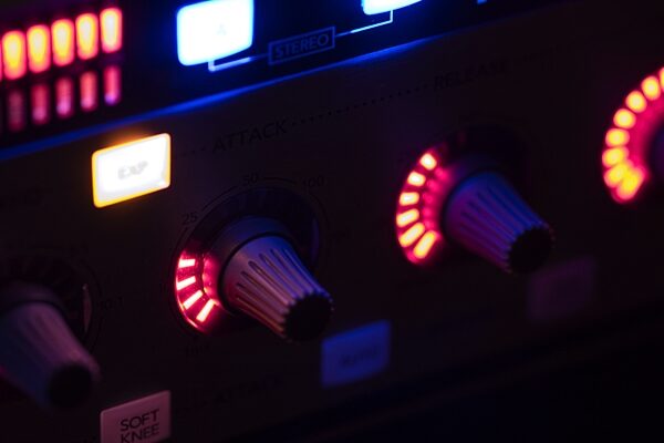 Mackie QuadCompGate 4-Channel Digital Compressor/Gate, Lights