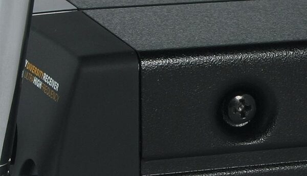 AKG WMS40DVSO UHF Diversity Snapon XLR Hand Held Wireless System, SR 40 Case Detail