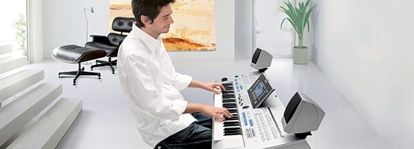 Yamaha Tyros4 61-Key Arranger Workstation Keyboard, Glamour View 2