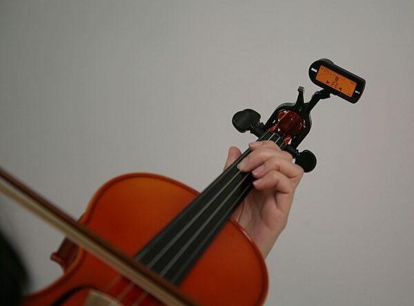 Korg AW2G Clip-On Guitar Tuner, In Use - Violin
