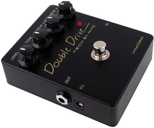 Tech21 Double Drive Dual Distortion Pedal, Angle