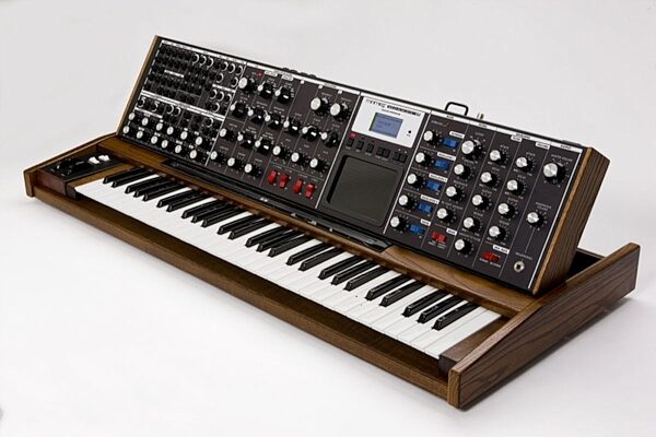 Moog Music Minimoog Voyager XL Analog Synthesizer Keyboard, 61-Key, Angle