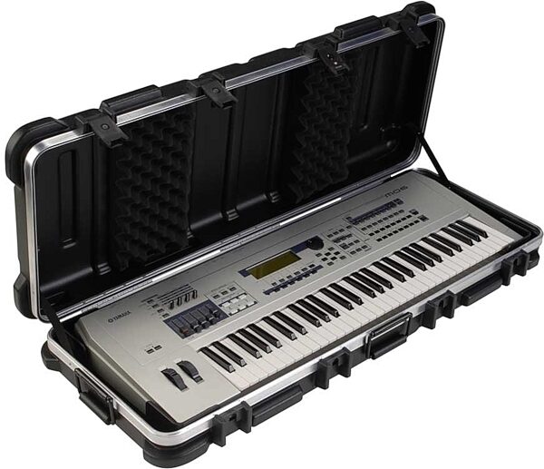 SKB Keyboard Case, Universal 76 Key With Wheels (Model 5014W), Open