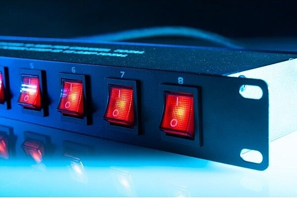 ADJ PC-100A Power Center, Action Position Back