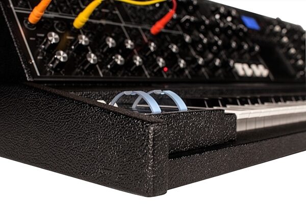 Moog Tolex Minimoog Voyager XL Analog Keyboard Synthesizer, 61-Key, Detail